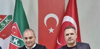 Karşıyaka'da İlker Ergüllü futbol takımı ve transferlerle ilgilenecek