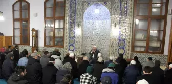 İSTANBUL'DA ŞEHİTLER İÇİN CAMİLERDE DUA EDİLDİ