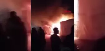 Adıyaman'da Konteyner Kentte Yangın: 2 Konteyner Yandı