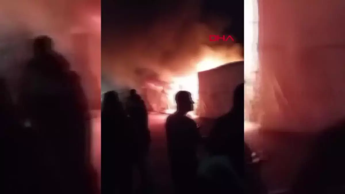 Adıyaman'da Konteyner Kentte Yangın: 2 Konteyner Yandı