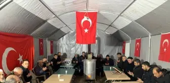 Almus Kaymakamı, şehit Karaca için kurulan taziye çadırını ziyaret etti