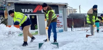 Ardahan'da Kar Yağışı ve Tipi Nedeniyle 57 Köy Yolu Ulaşıma Kapandı