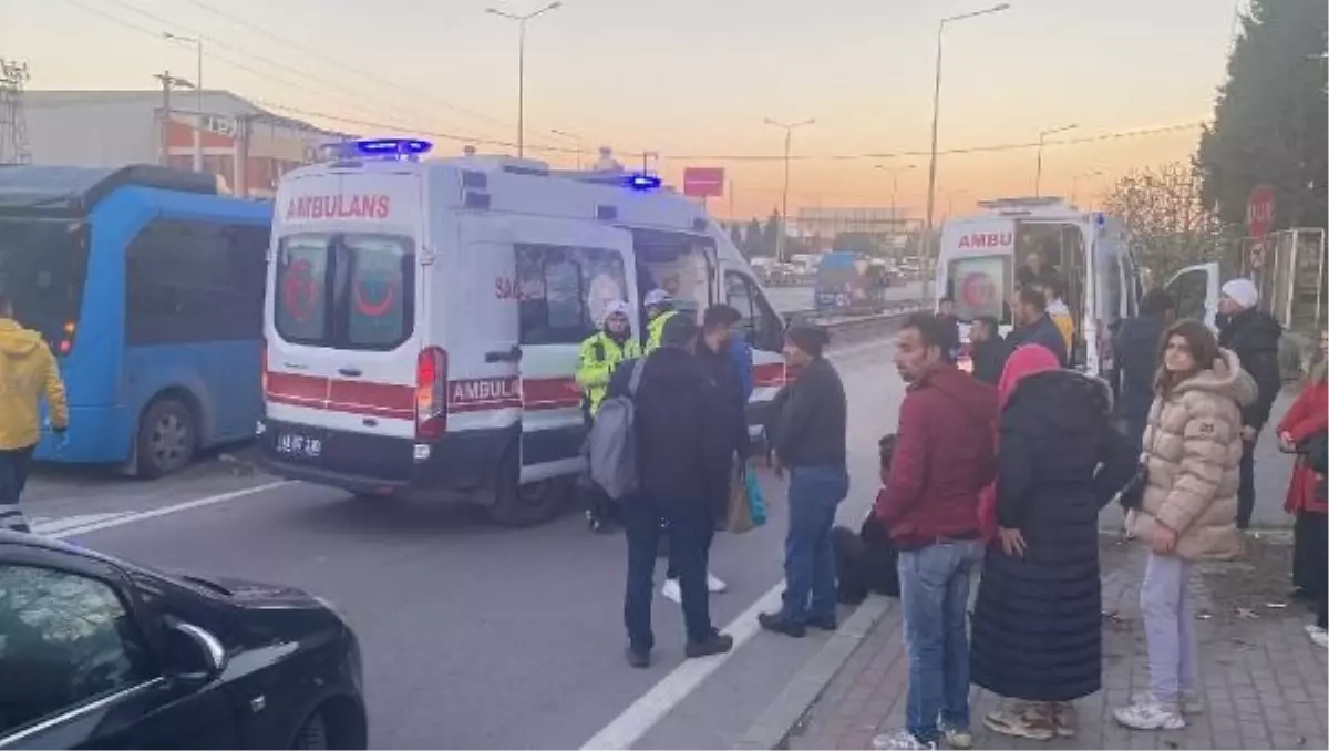 Gebze'de minibüs kazası: 15 yolcu yaralandı