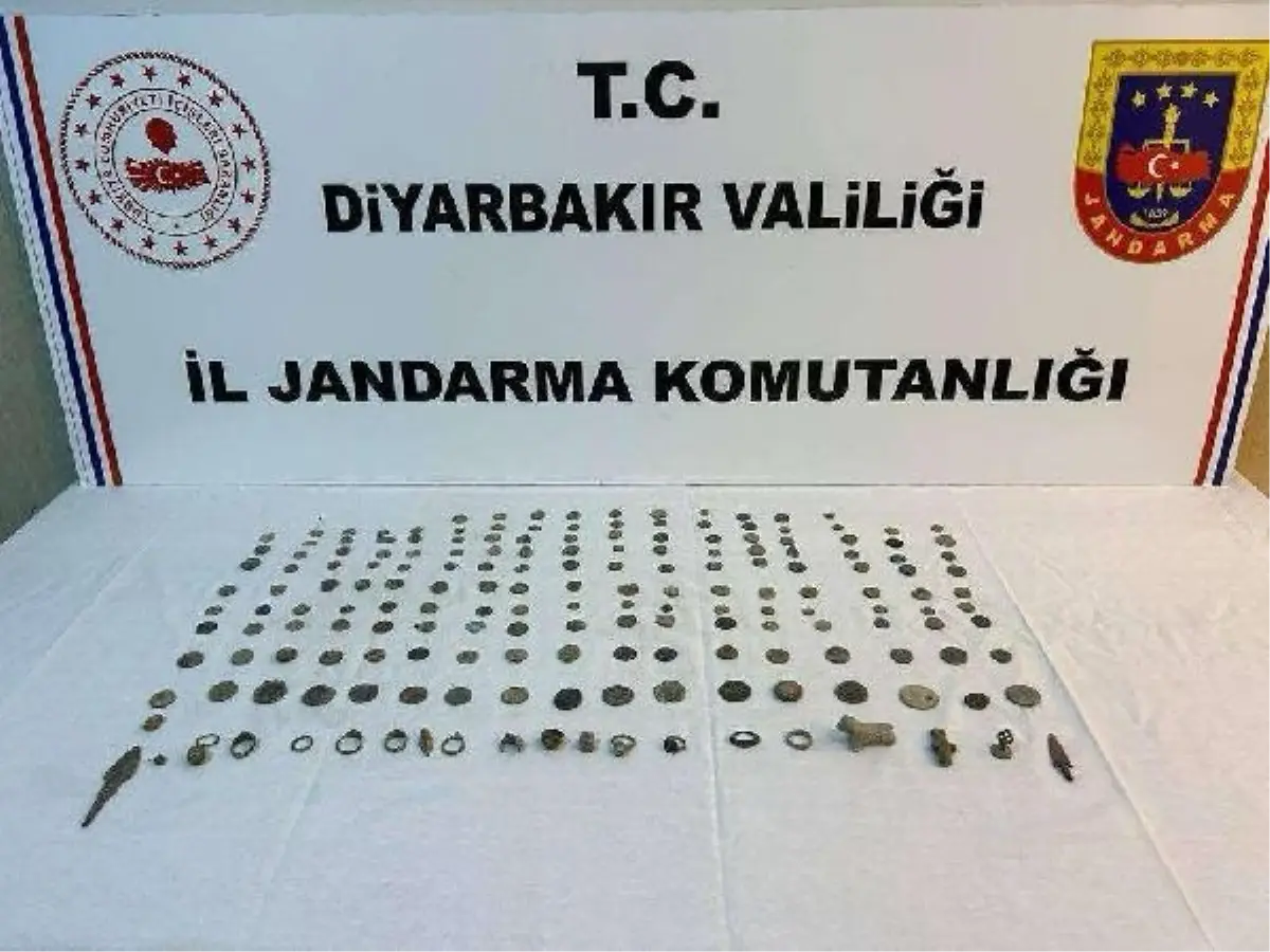 Diyarbakır'da Tarih Eserleri Ele Geçirildi, 2 Şüpheli Gözaltına Alındı