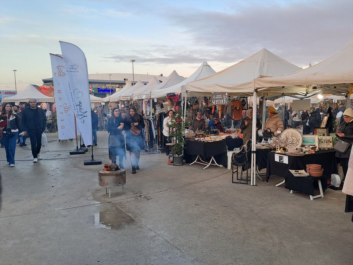 Sakarya'da Kadın Girişimcilerin El Emeği Ürünleri Açık Hava Fuarında Satışa Sunuldu