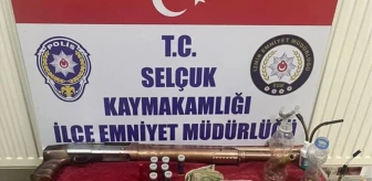 İzmir'de Uyuşturucu Operasyonu: Bir Miktar Uyuşturucu Ele Geçirildi, Zanlı Tutuklandı