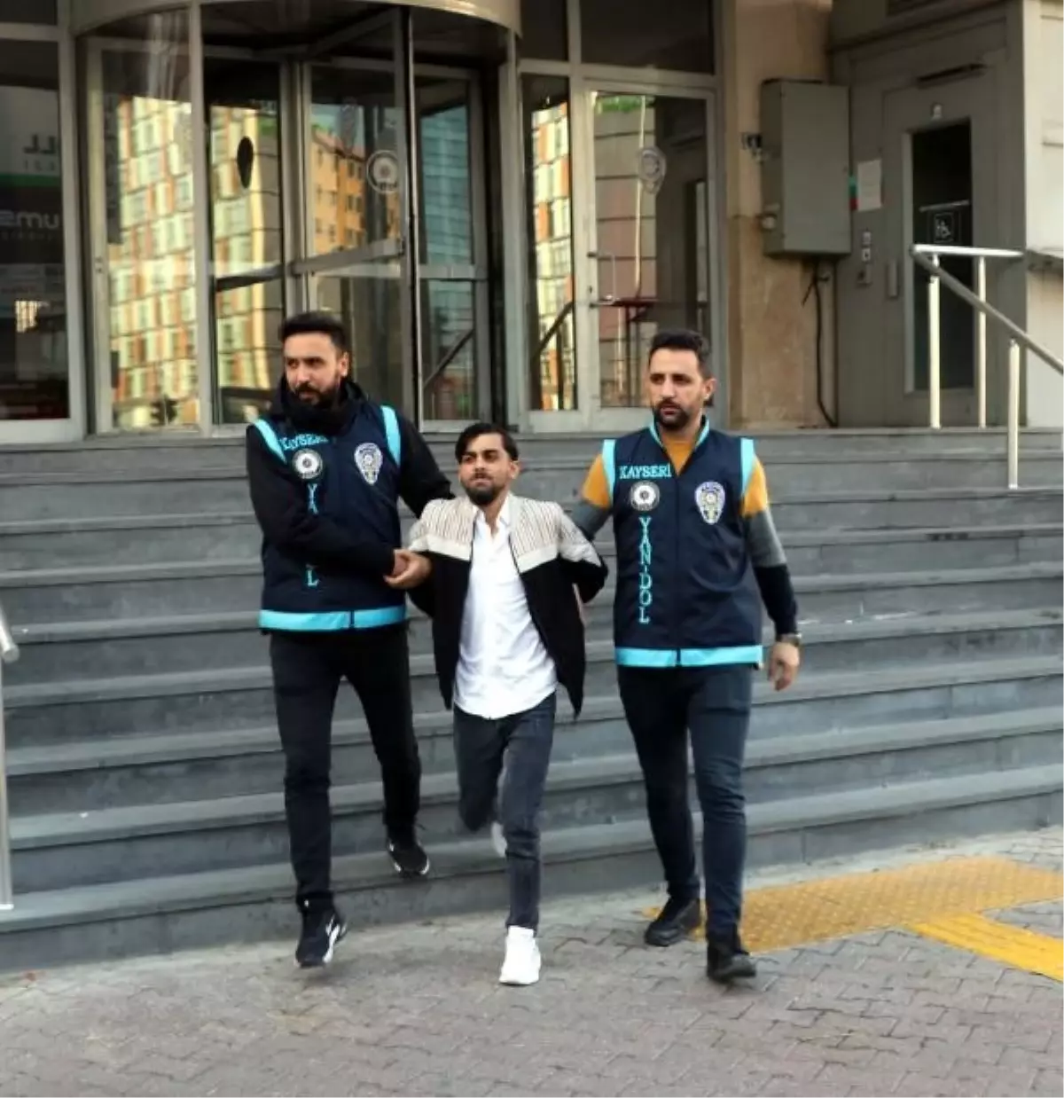 İnternetten sahte altın dolandırıcılığı yapan şüpheli yakalandı