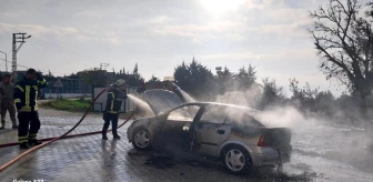 Antakya'da araç yangını kontrol altına alındı