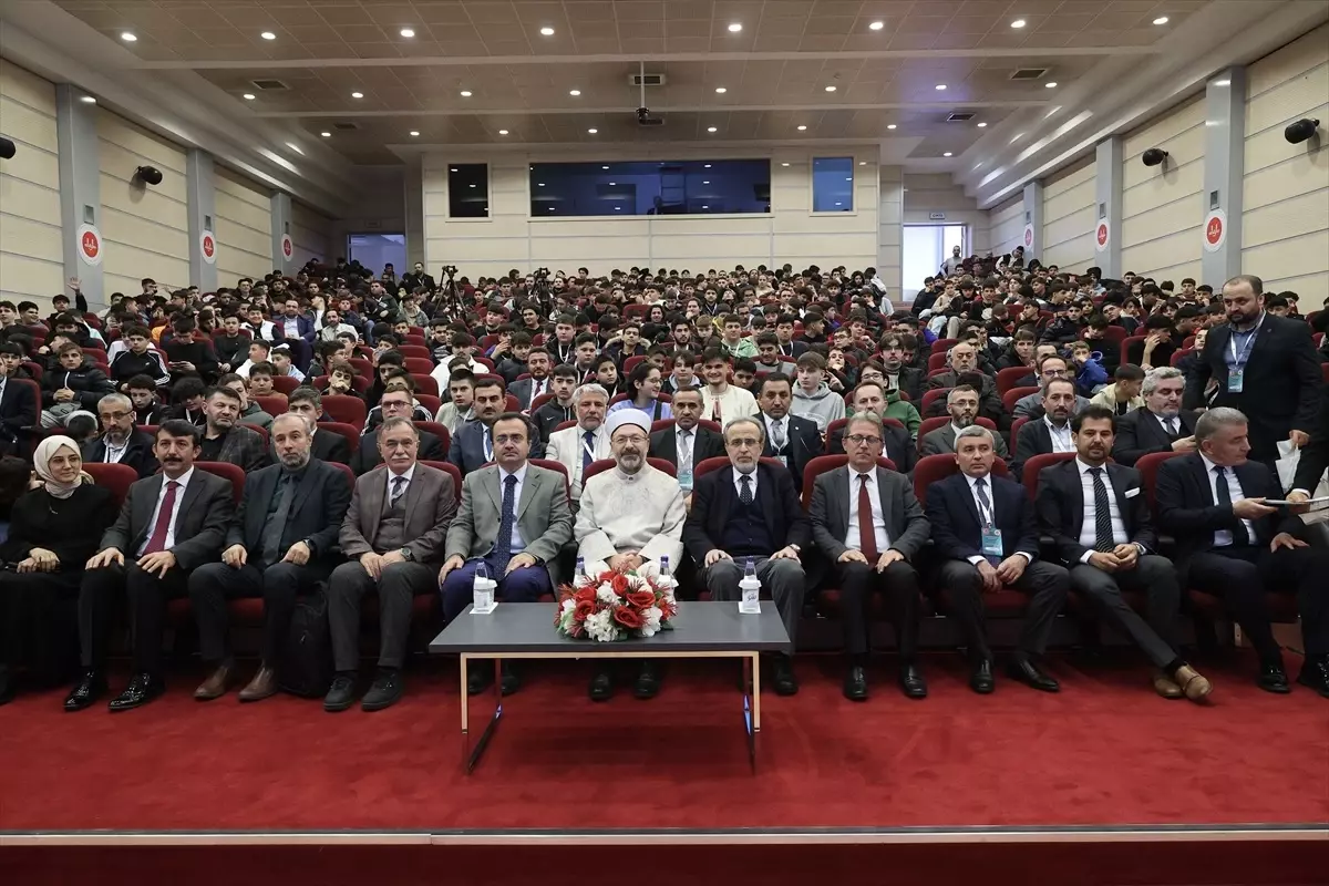 Diyanet İşleri Başkanı Ali Erbaş: Dünya İslam'ın adaletine, mazlumun yanında yer alma anlayışına ve iyiliğin yayılmasına muhtaç