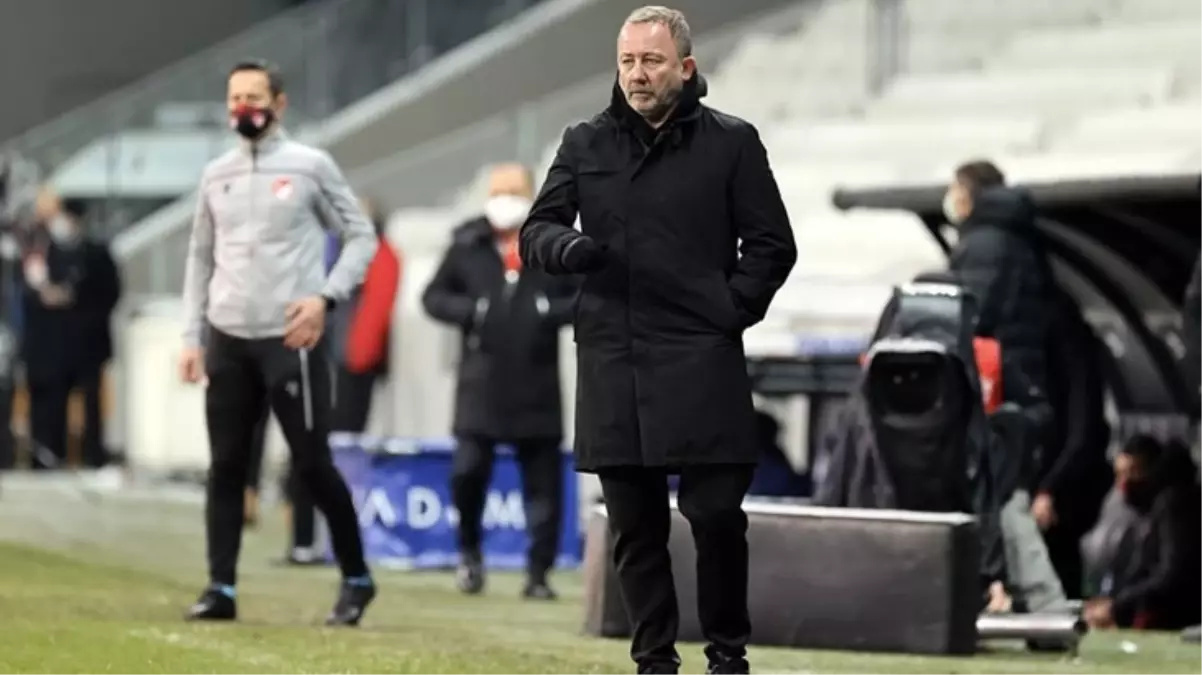 Adı Beşiktaş'la anılan Sergen Yalçın sessizliğini bozdu