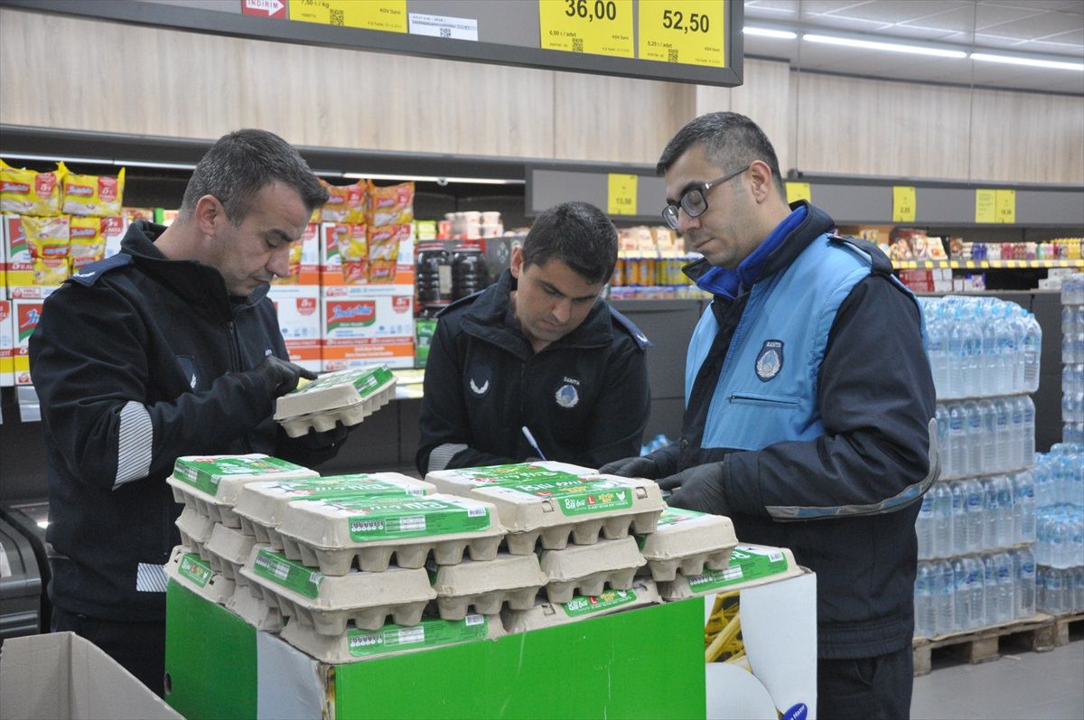 Lapseki'de Marketlerde Fiyat Denetimi Yapıldı