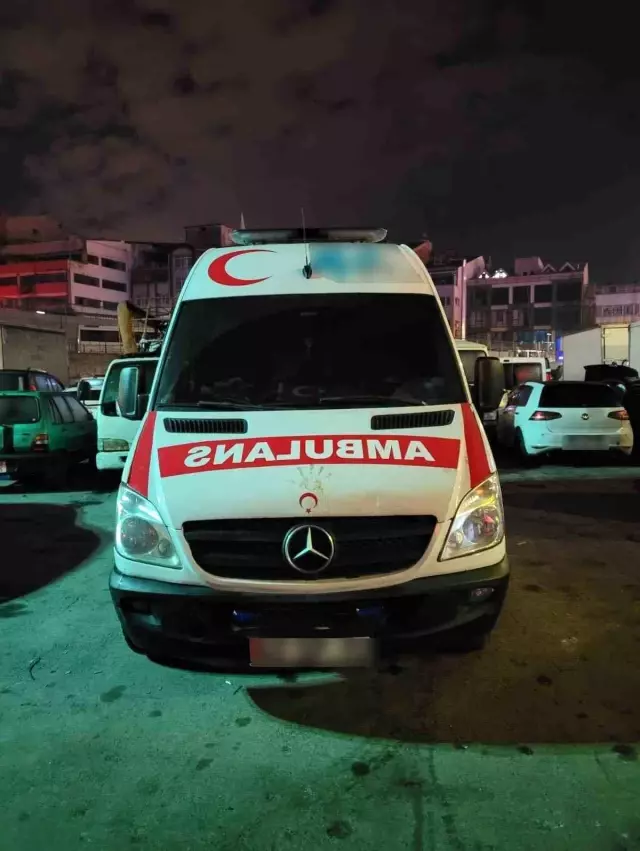 İstanbul'dan Bodrum'a ambulansla uyuşturucu sevkiyatında 4 sağlık çalışanı yakalandı İstanbul'dan Bodrum'a ambulansla uyuşturucu sevkiyatında 4 sağlık çalışanı yakalandı