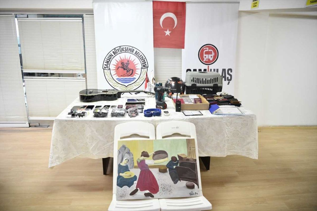 SAMULAŞ'ta Unutulan Eşyalar Arasında Evlilik Cüzdanı ve Diploma da Bulunuyor