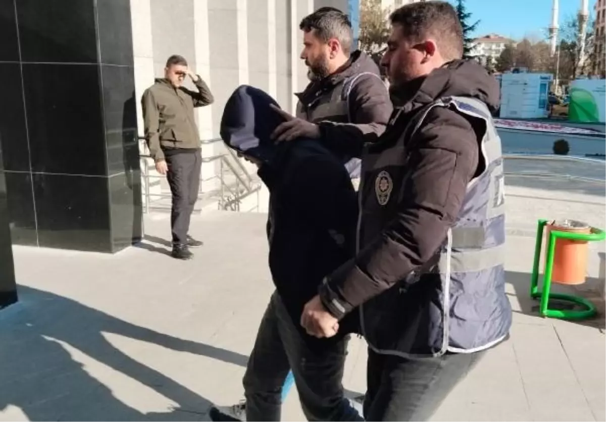 Çorum'da Arkadaşını Bıçaklayarak Öldüren Şüpheli Tutuklandı