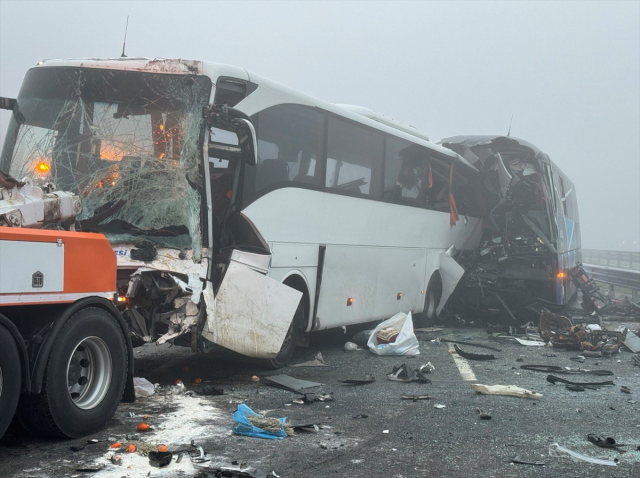10 kişinin öldüğü kazanın detayları ortaya çıktı! İlk olarak yolcu otobüsü kamyonete arkadan çarpmış