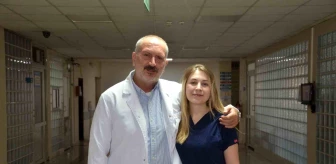 Baba ve Kızı Aynı Hastanede Görev Yapmanın Mutluluğunu Yaşıyor