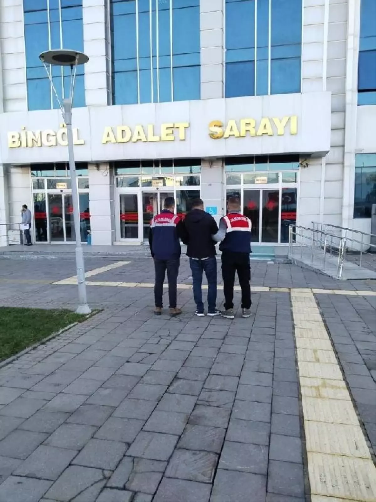 Bingöl'de Evden Para ve Ziynet Eşyası Çalan Şüpheli Yakalandı