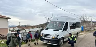 Edirne'de jandarma ekipleri bilgilendirme faaliyetlerini sürdürüyor