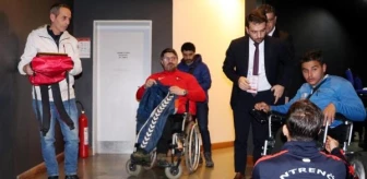 Engelli Sporcuların Ödül Töreninde Sahneye Ulaşmada Zorluk Yaşandı
