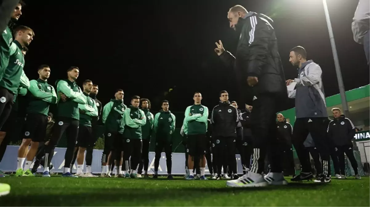 Herkes aynı noktaya dikkat çekti! Fatih Terim, Panathinaikos'ta ilk antrenmanına çıktı