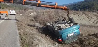 Bolu'da Şarampole Devrilen Otomobilde Karı Koca Yaralandı