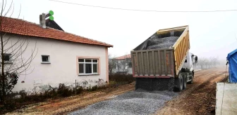 Battalgazi Belediyesi Çolakoğlu ve Çolaklı Mahallelerinde Yol Serim Çalışması Gerçekleştirdi