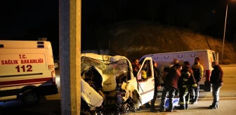 Denizli'de Kamyonet Kazası: Sürücü Hayatını Kaybetti