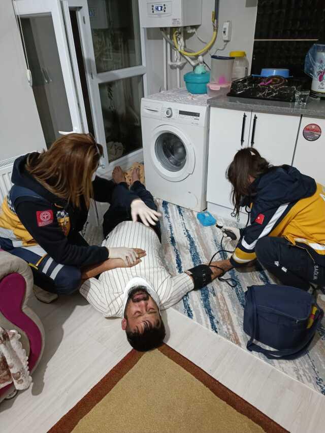 Kadın hırsızın sahte çocuk oyunu Kadın hırsızın sahte çocuk oyunu