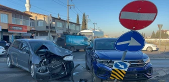 Darıca'da Otomobil ile SUV Çarpıştı: 3 Yaralı