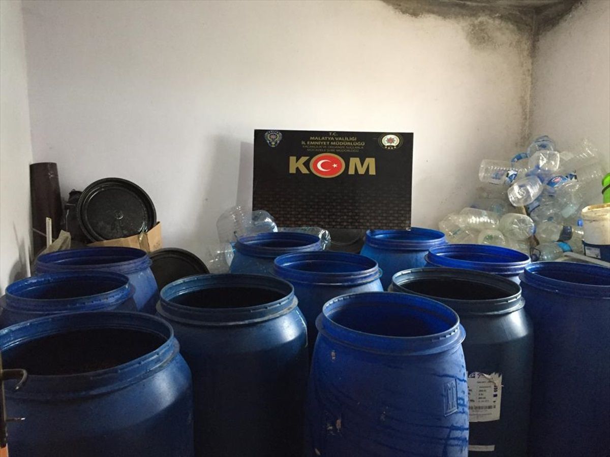 Malatya'da 4 Bin 800 Litre Sahte İçki Ele Geçirildi