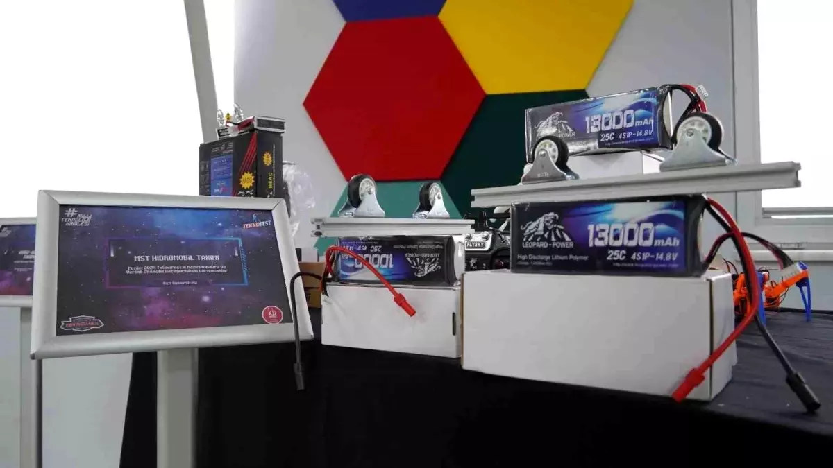 Keçiören Belediyesi, öğrencilere teknik ve fiziki destek sağlıyor