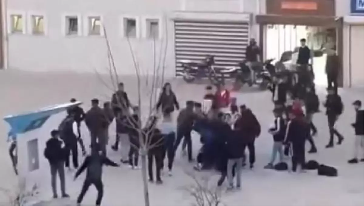 Şanlıurfa'da Kız Öğrenciler Arasında Kavga
