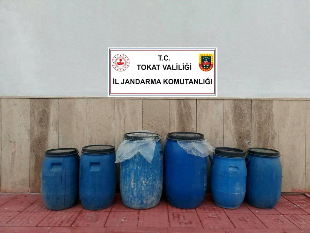 Tokat'ta 686 litre sahte alkol ele geçirildi