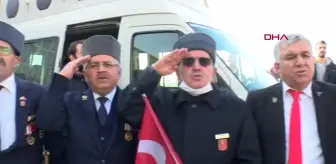 Emekli askerler, şehit olan askerler için basın açıklaması yaptı