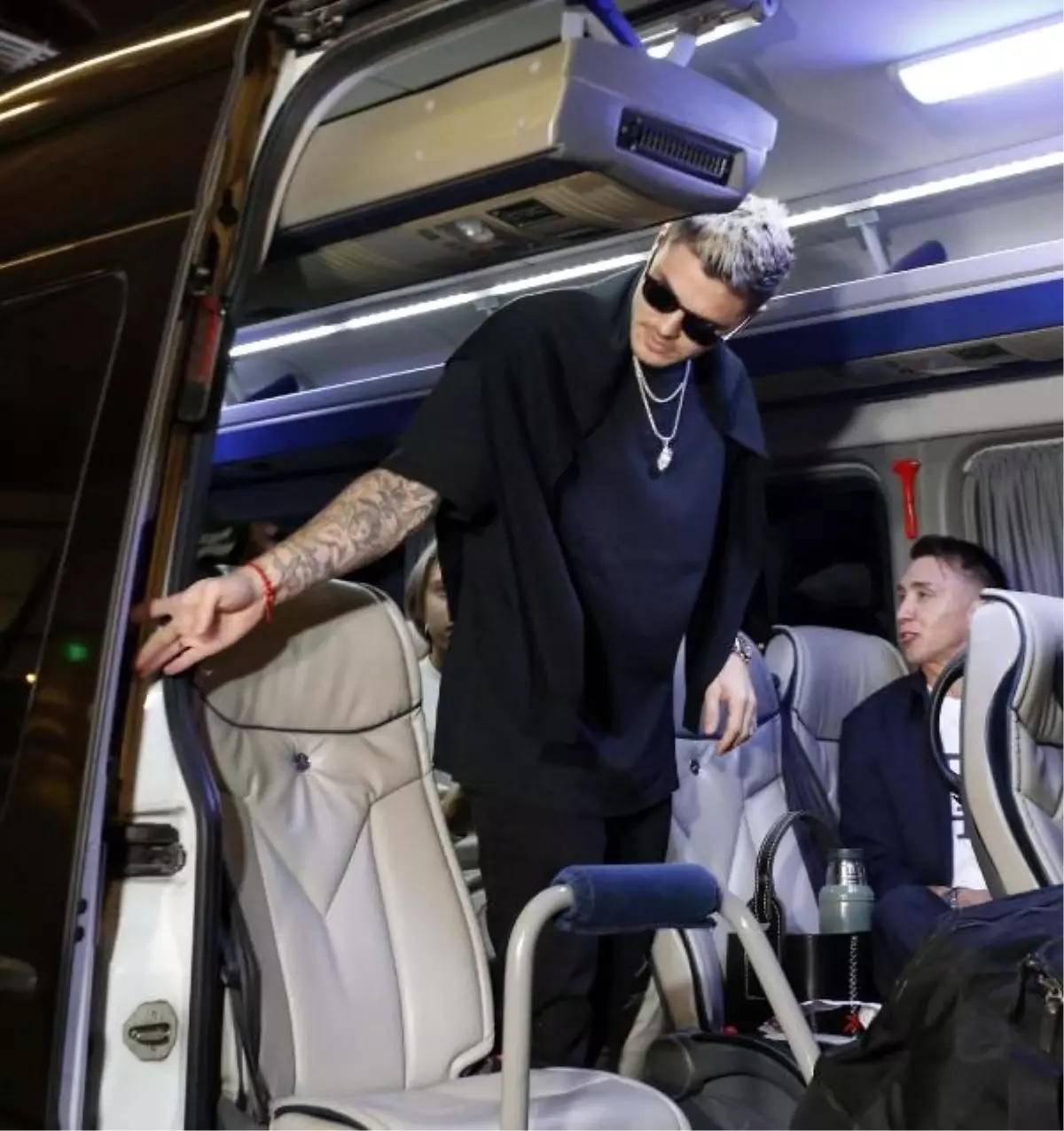 Galatasaray Süper Kupa maçının ertelenmesinin ardından otelden ayrıldı