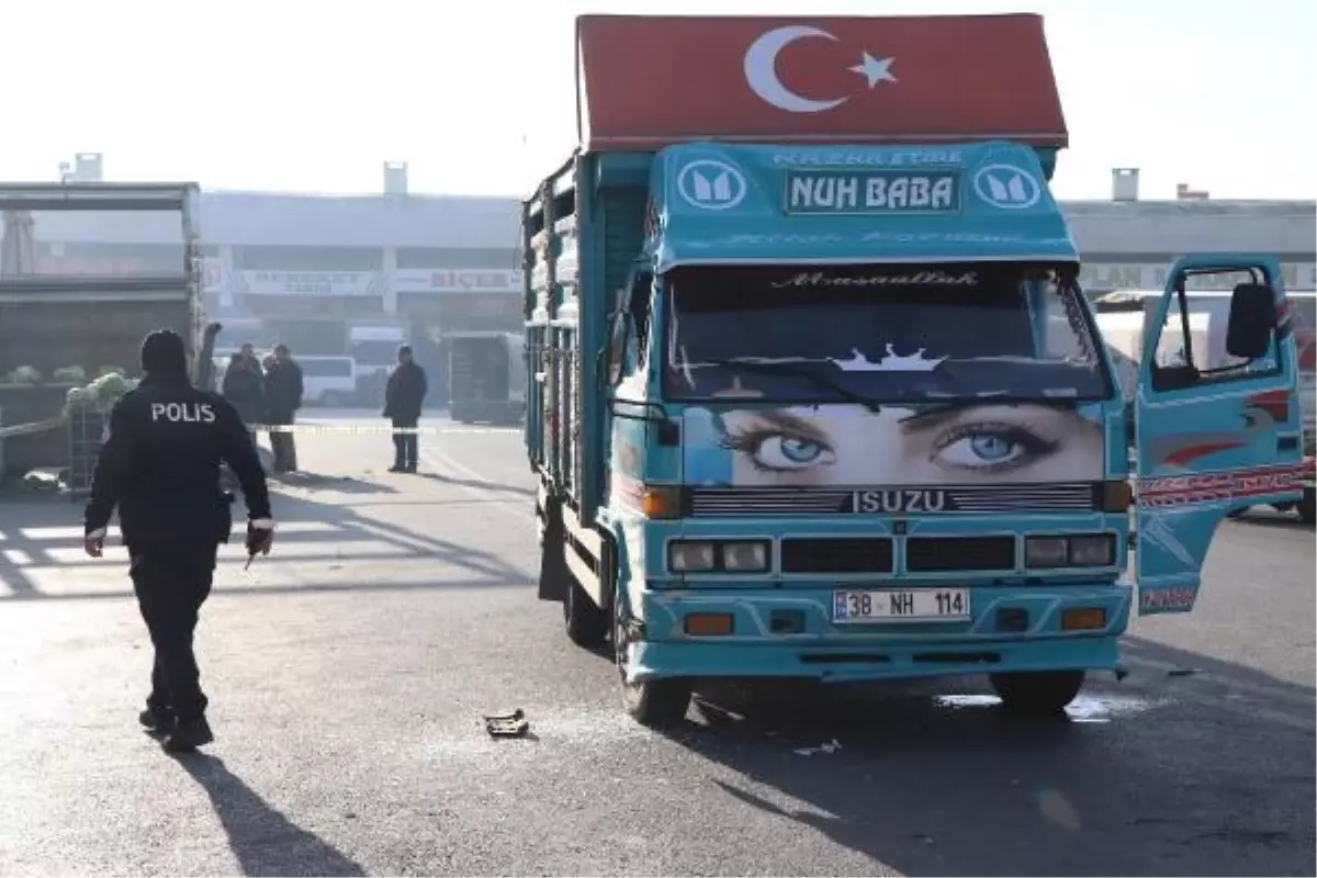 KAYSERİ'de Meyve-Sebze Halinde Silahlı Kavga: 1 Ölü, 1 Yaralı