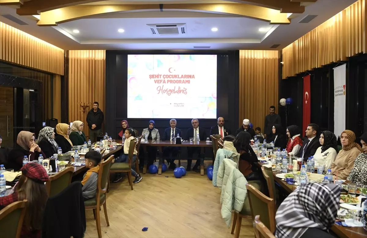 Kahramanmaraş Valisi ve kent protokolü şehit çocuklarıyla buluştu