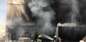 Mersin'de İnşaat Halindeki Binada Çıkan Yangın Söndürüldü
