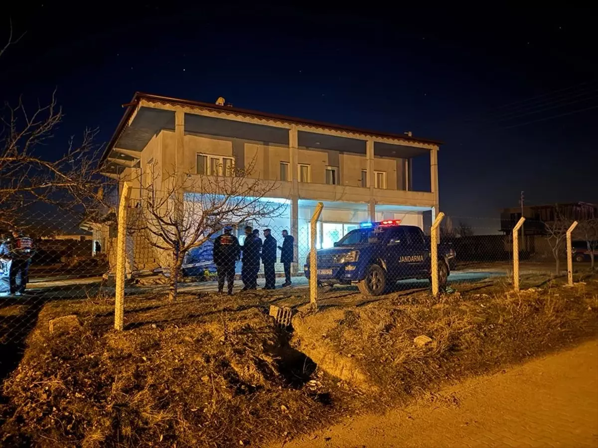 Niğde'de 2 akrabasını vuran kişi intihar etti