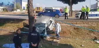 Antalya'da Otomobil Kazası: 1 Ölü, 1 Yaralı