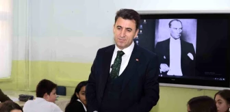Vali Aygöl, Murat Hüdavendigar Ortaokulu'nu ziyaret etti