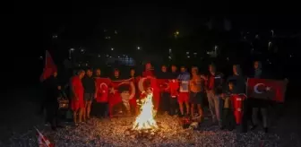 Antalya'da Yaz Kış Denize Girenler Grubu 2024 Yılını Denizde Karşıladı