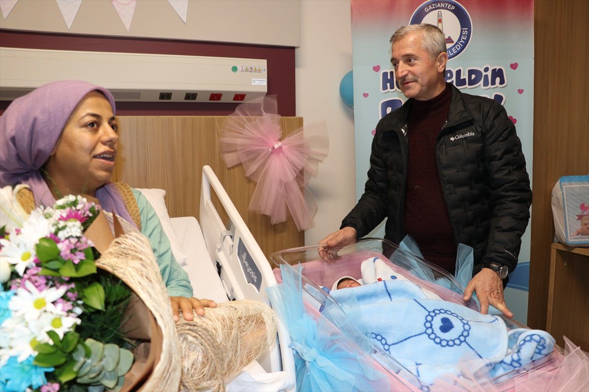 6 Şubat depremlerinin etkilediği illerde 2024 yılının ilk bebekleri dünyaya geldi