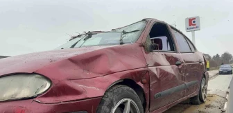 Elazığ'da otomobil ile tırın çarpışması sonucu 4 kişi yaralandı