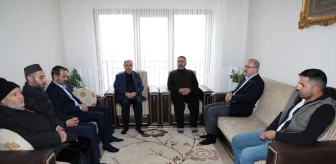 İçişleri Bakan Yardımcısı Mehmet Aktaş, şehit Piyade Sözleşmeli Er Kemal Aslan'ın ailesini ziyaret etti