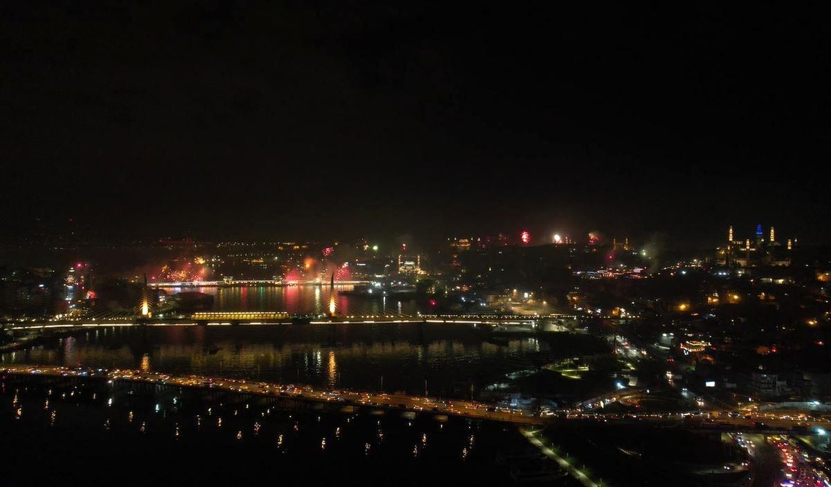 İstanbul'da Yeni Yıl Kutlamaları Dron İle Görüntülendi