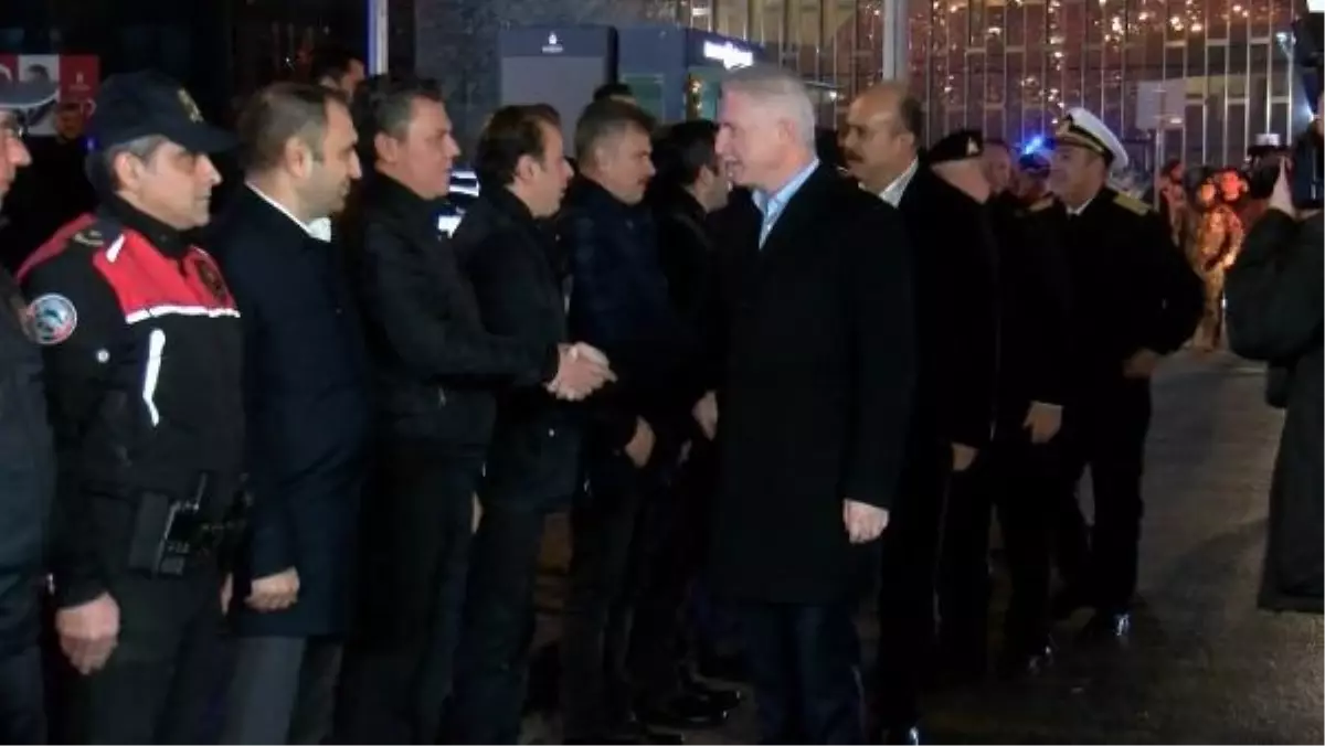 İstanbul Valisi Taksim Meydanı'nda güvenlik önlemlerini denetledi