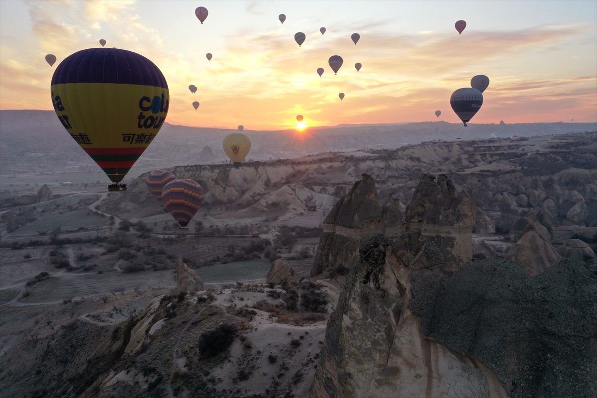 Yeni Yıla Kapadokya'da Sıcak Hava Balon Turuyla Merhaba