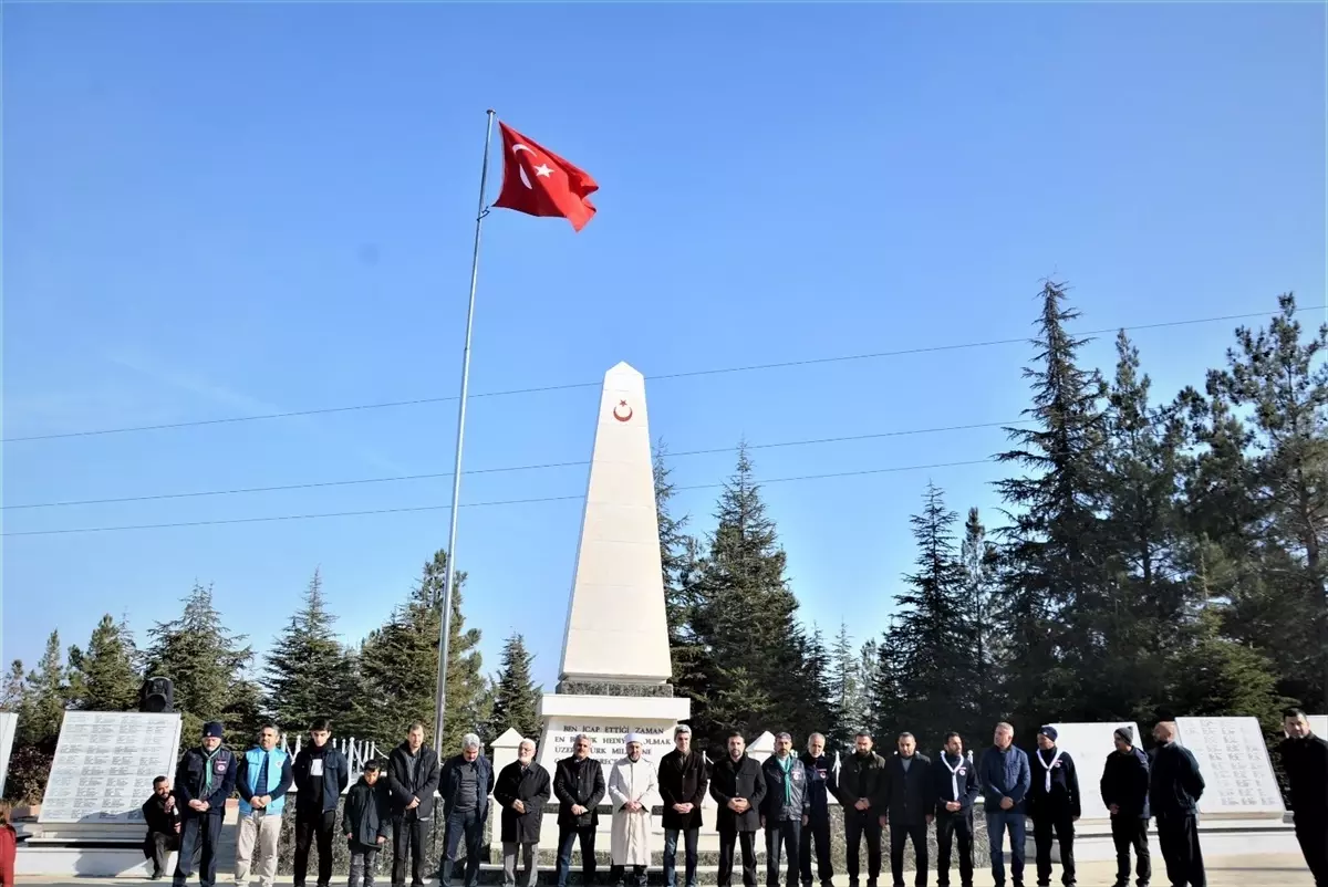 Malatya'da öğrenciler şehitliği ziyaret etti