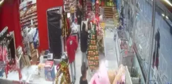 Afyonkarahisar'da Marketten Pelüş Ayı Çalındı